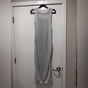 Elegant White Sleeveless Knit Dress